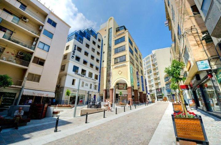 Luxe Apartment With Valletta And Harbour Views Sliema Eksteriør bilde