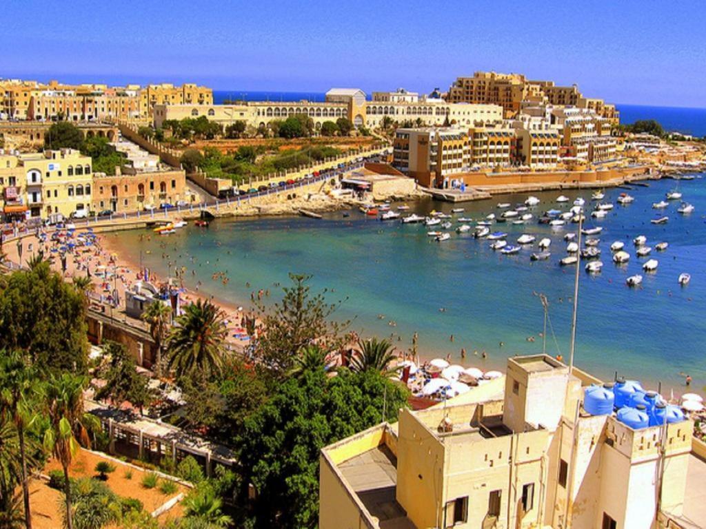 Luxe Apartment With Valletta And Harbour Views Sliema Eksteriør bilde